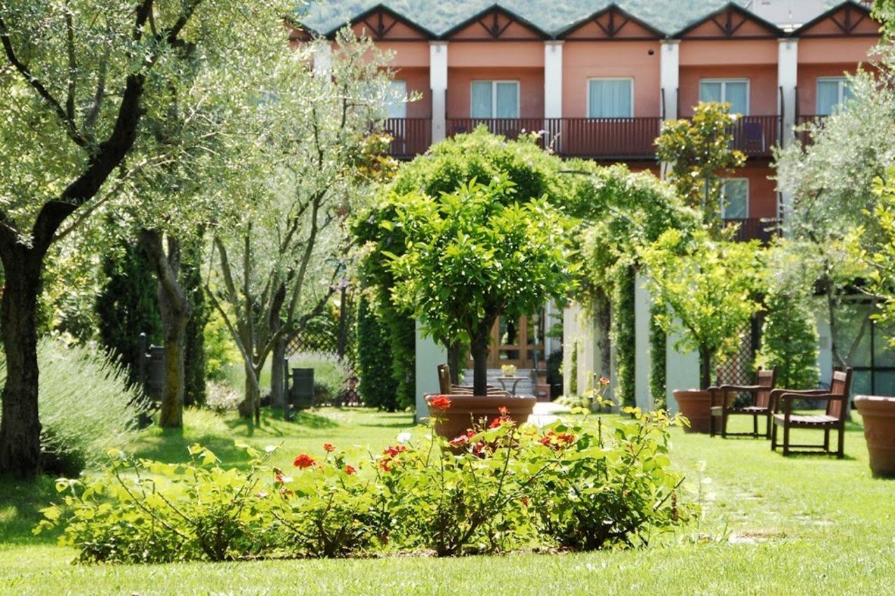 Iseo Lago Hotel Esterno foto